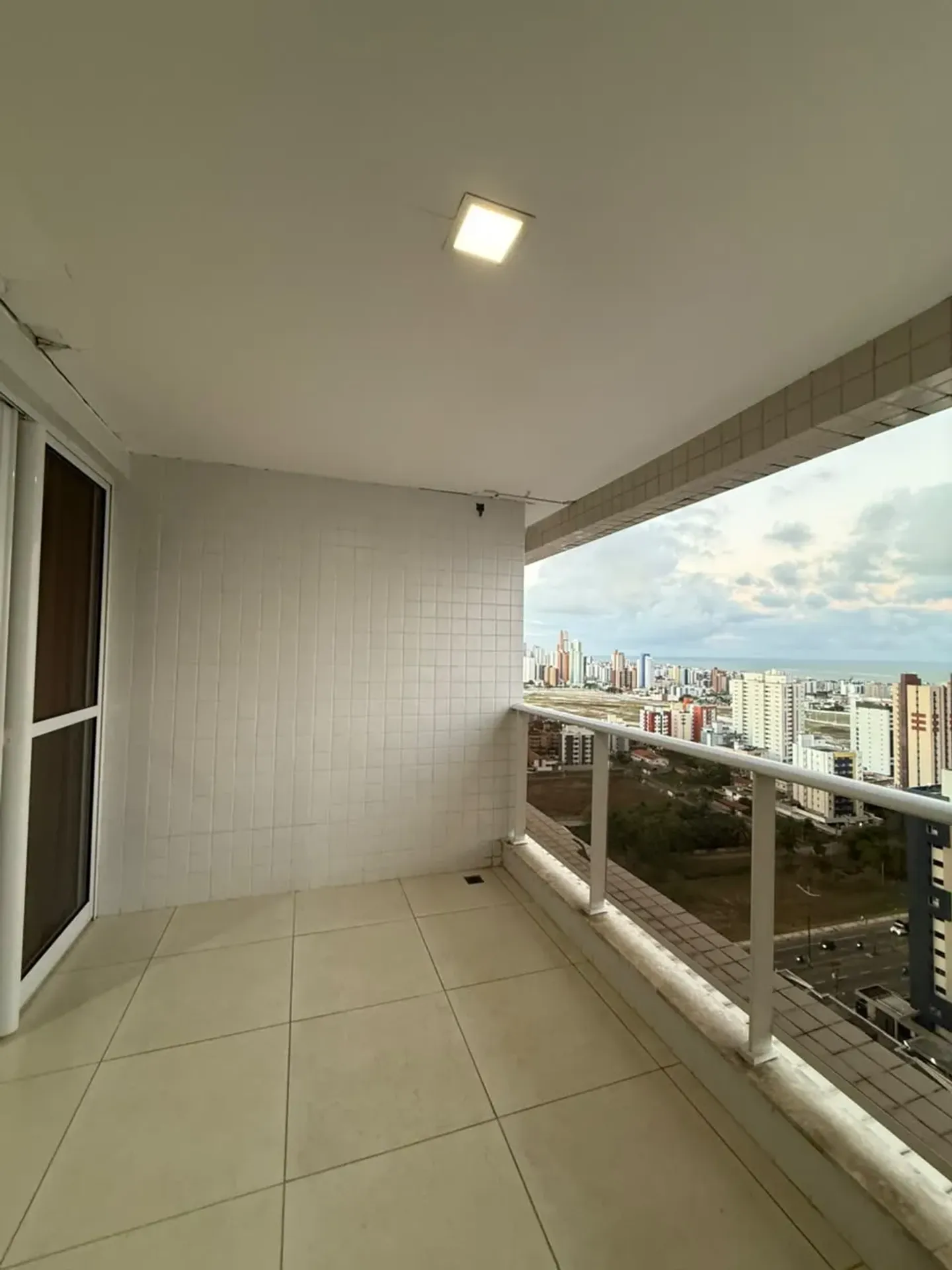 Приватное барбекю и 3 спальни: квартира 122 м² — photo 13