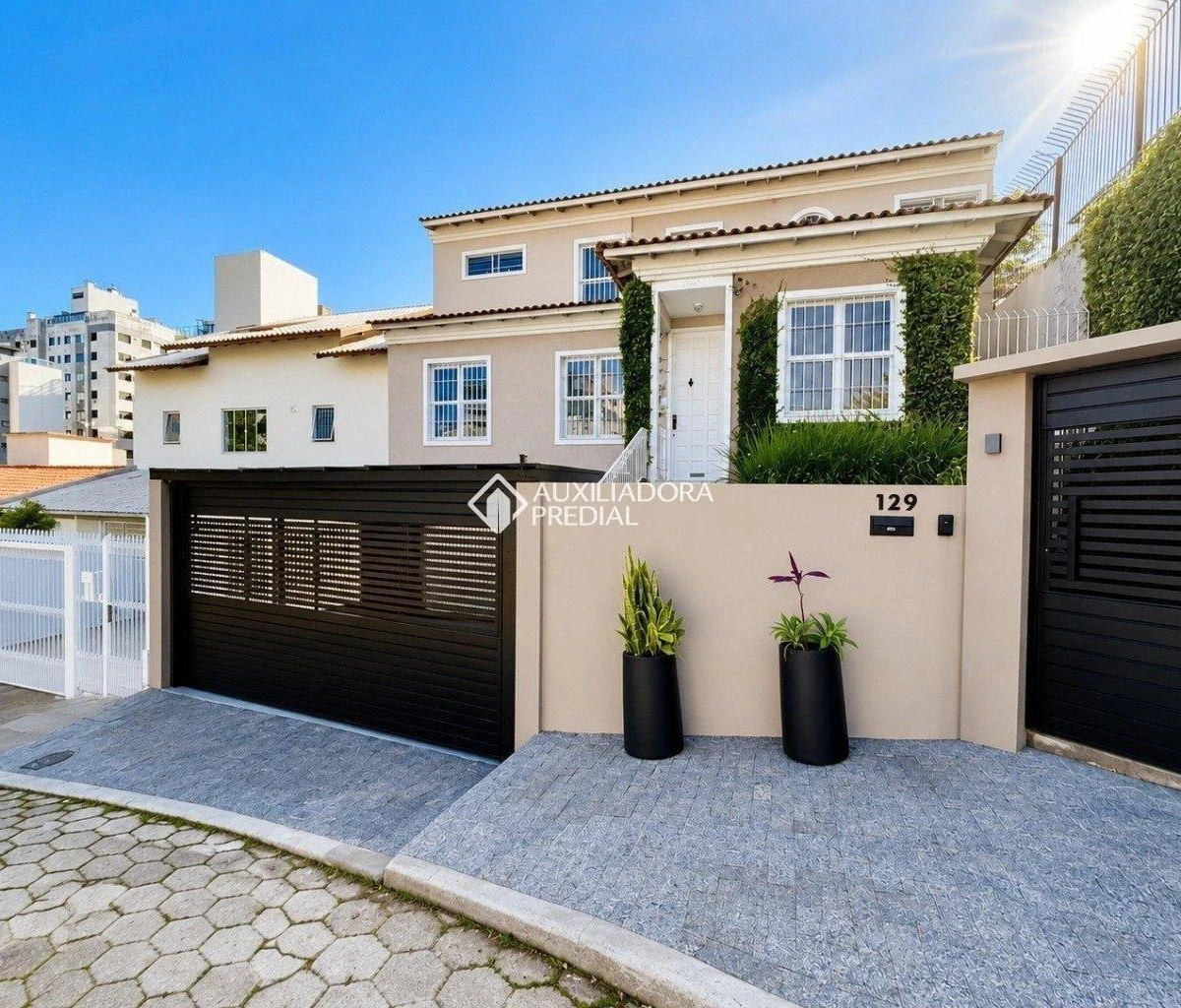 Casa de 6 quartos com varanda gourmet, Agronômica — photo 8