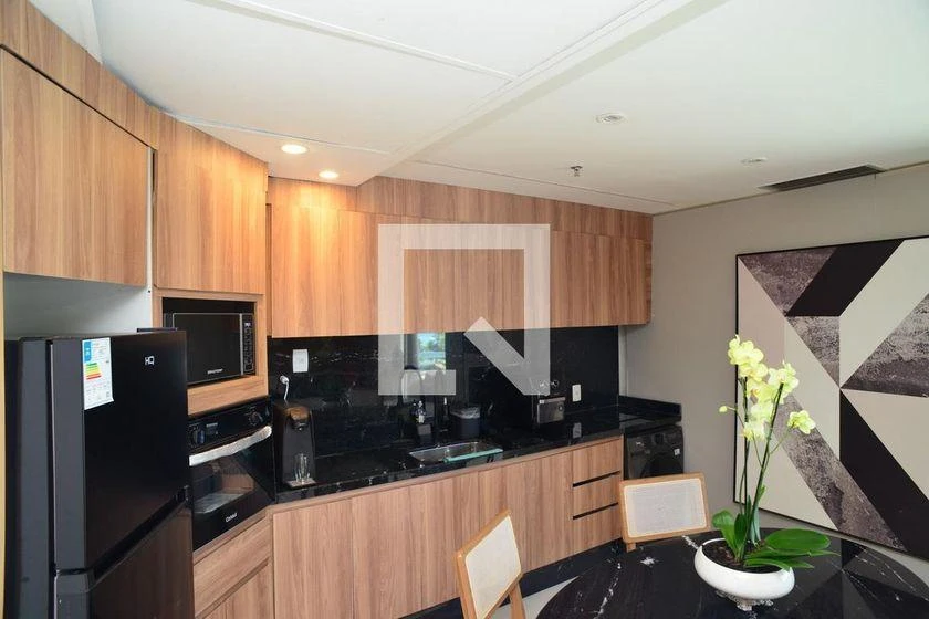 Furnished 1-bedroom apartment with glass-enclosed balcony — photo 13