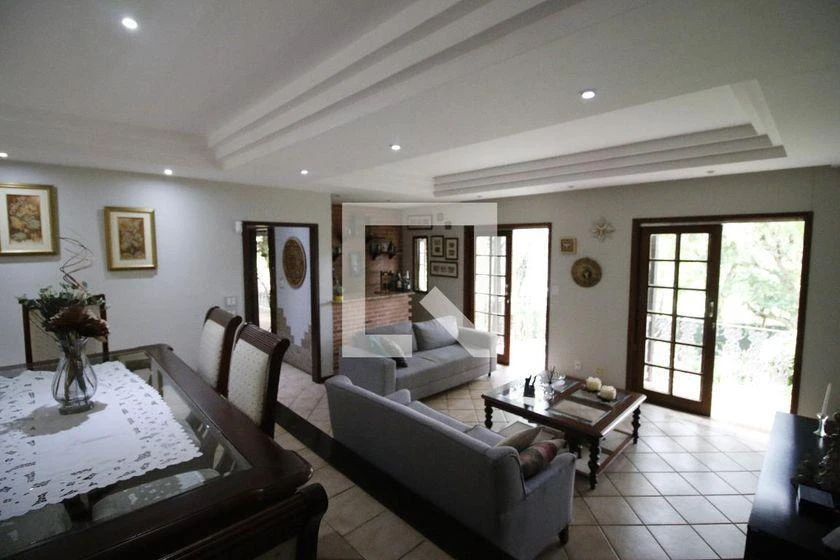 Casa de 700 m² con bañera y vestidor — photo 8