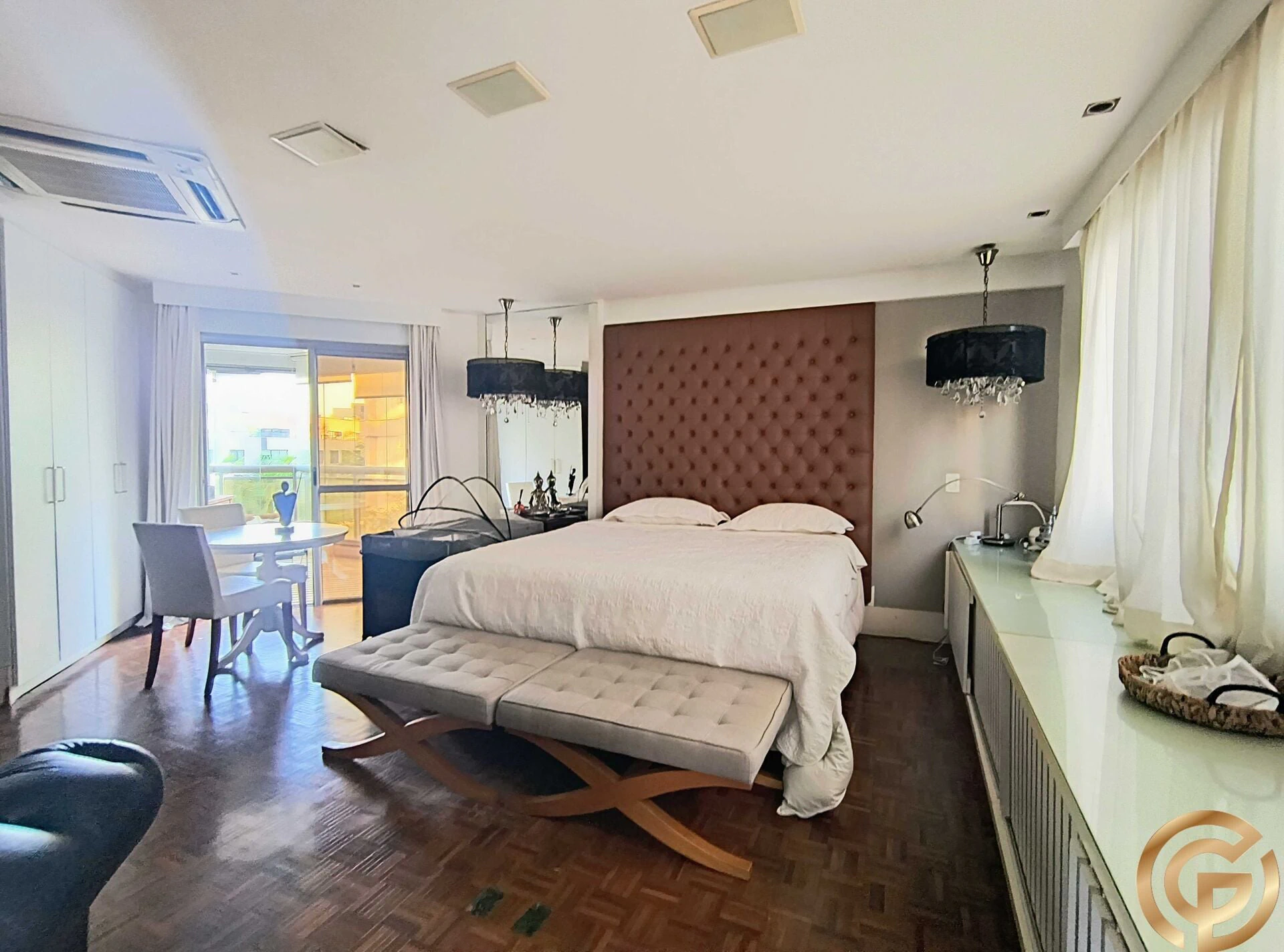 Furnished 400 m² apartment with 4 en-suite bedrooms — photo 5