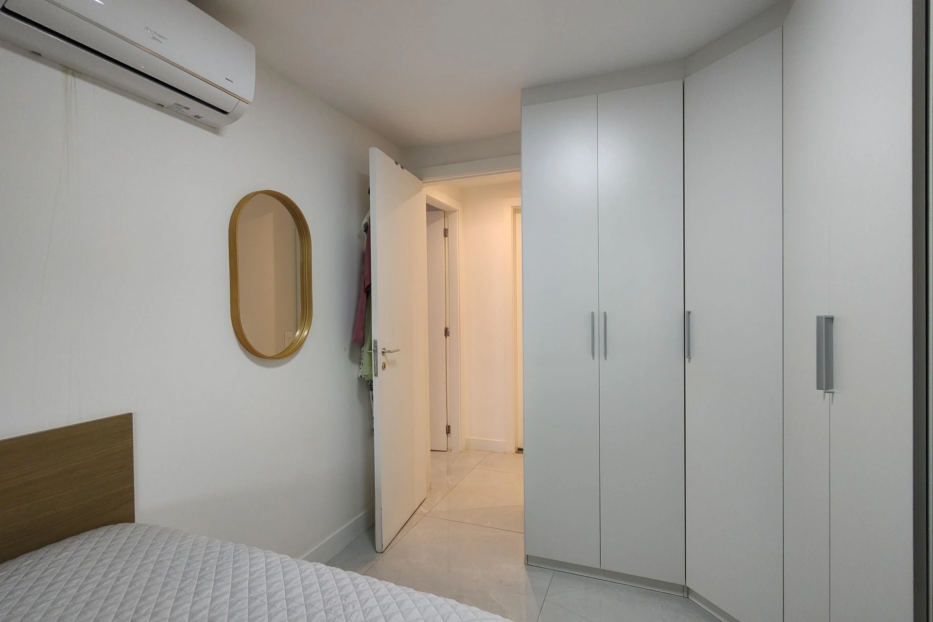 3-bedroom apartment with a walk-in closet — photo 47