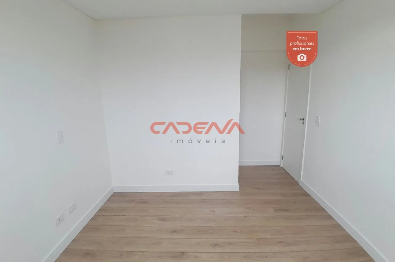 2-bedroom apartment with wood or laminate floors — photo 11