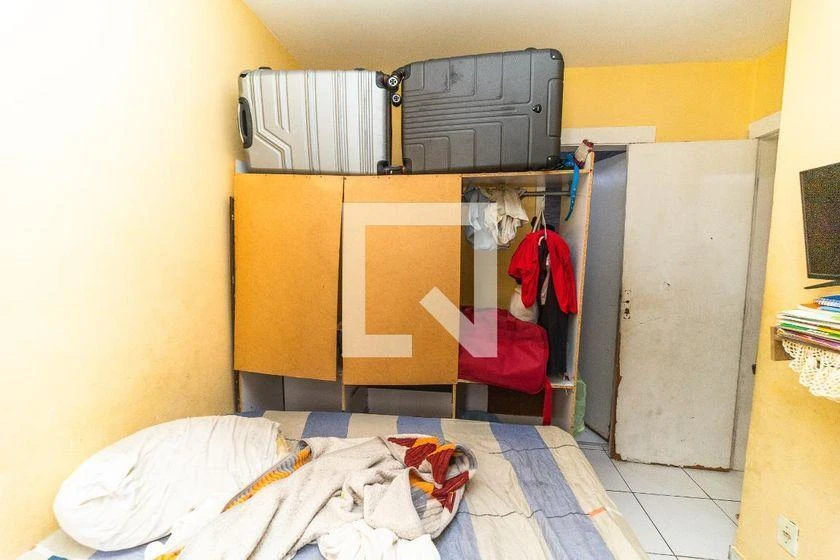 2-bedroom apartment in a building with a pool — photo 10