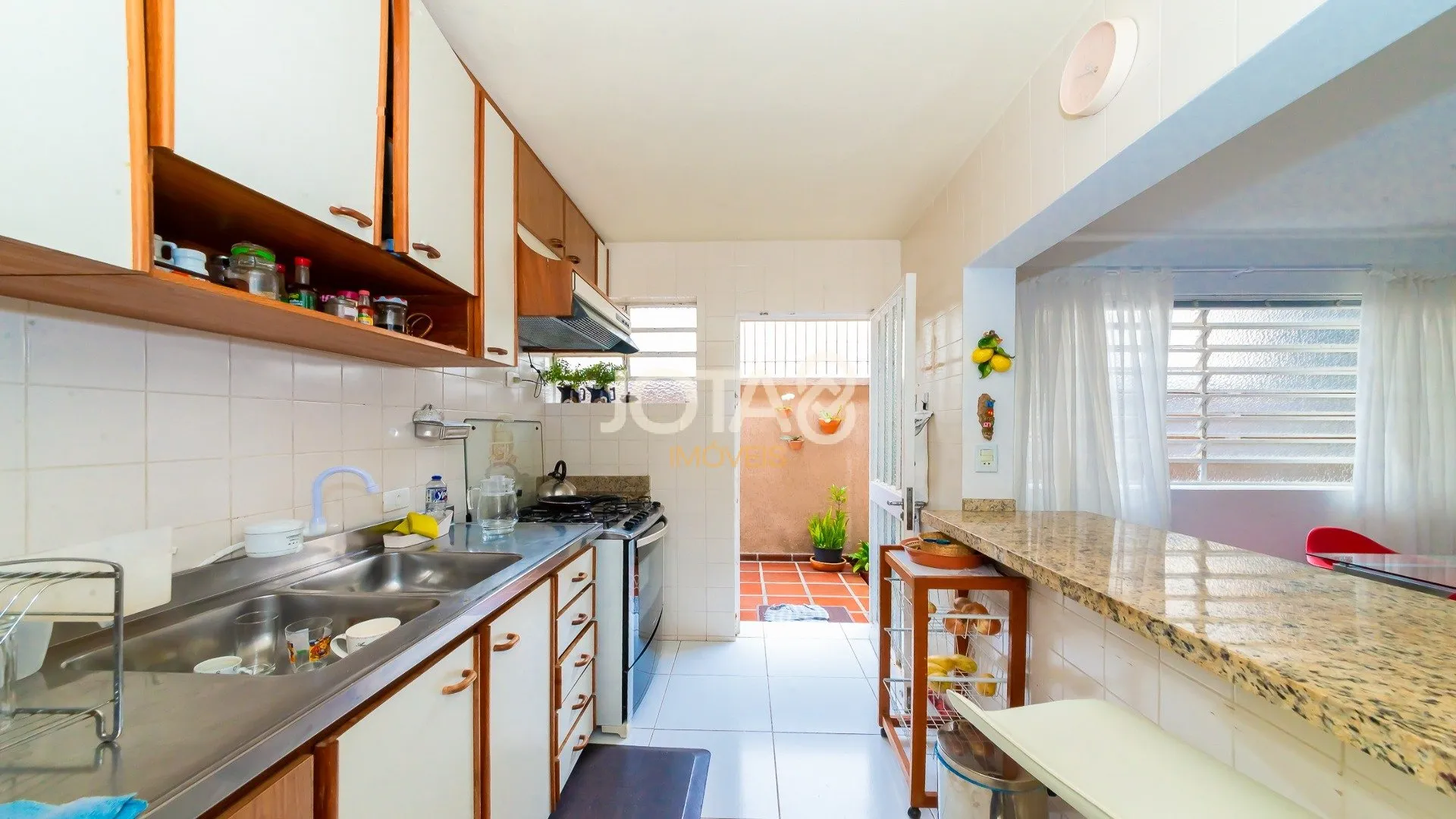 650 m² unfurnished house with 3 bedrooms and 4 parking — photo 21