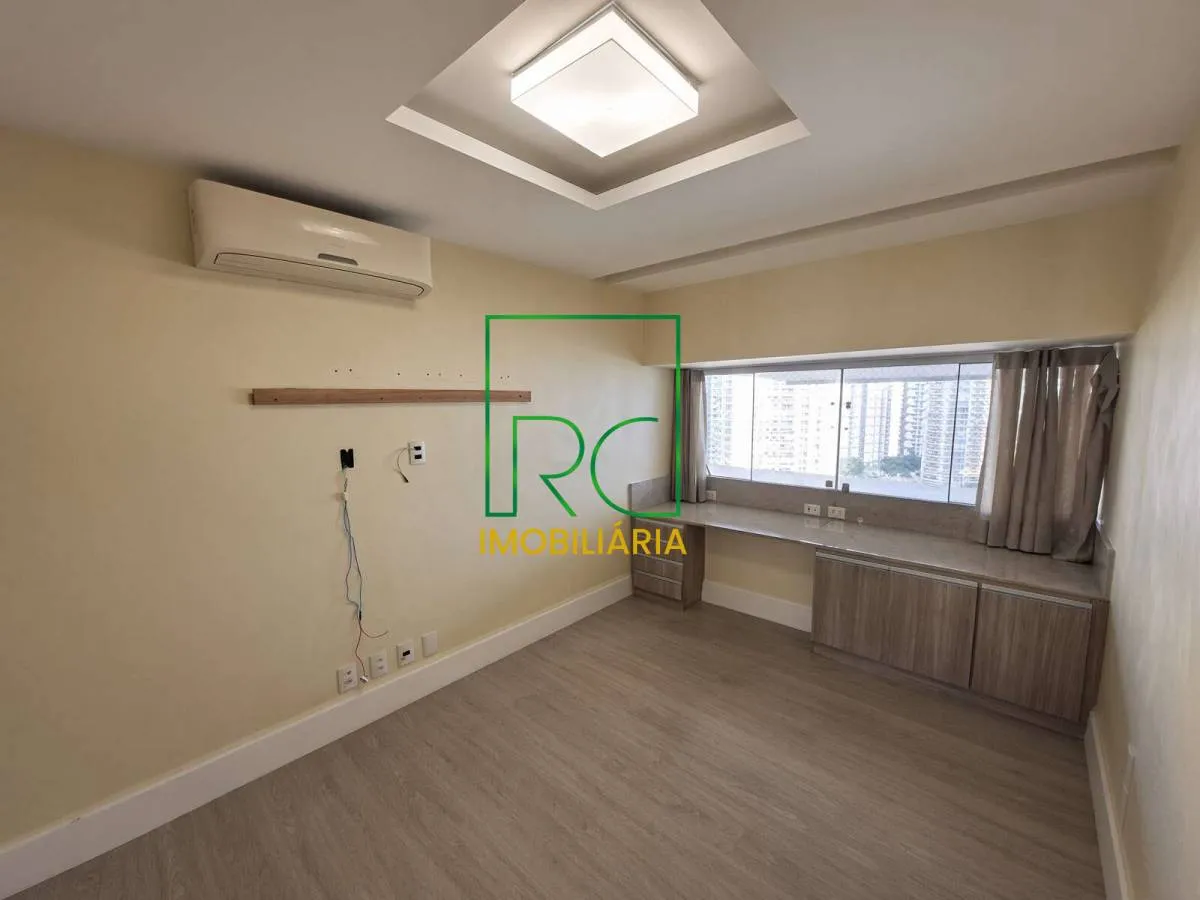 Apartamento de 300 m² com banheira e vista para a água — photo 20