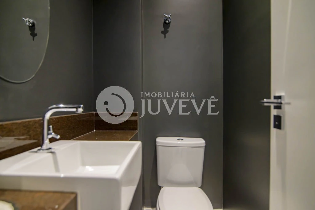 Furnished apartment, 104 m², with a glass-enclosed balcony — photo 4