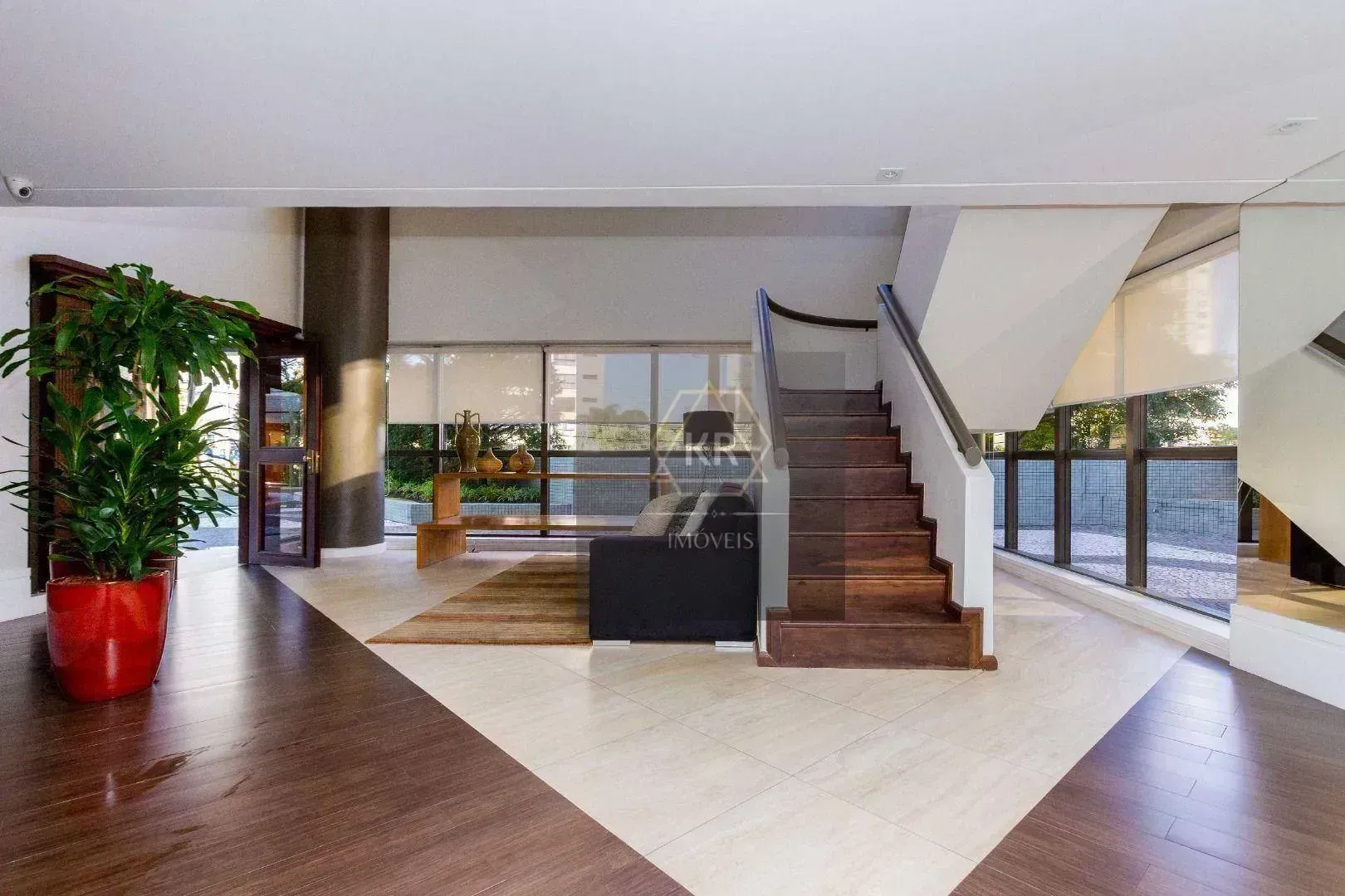 Furnished 272 m² apartment with 3 en-suites and 4 parking — photo 94