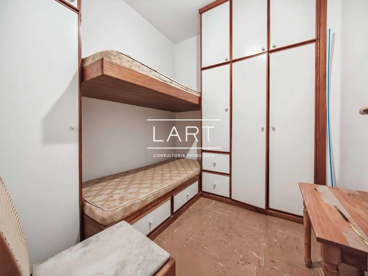Home office in a 3-bedroom apartment, 191 m² — photo 26