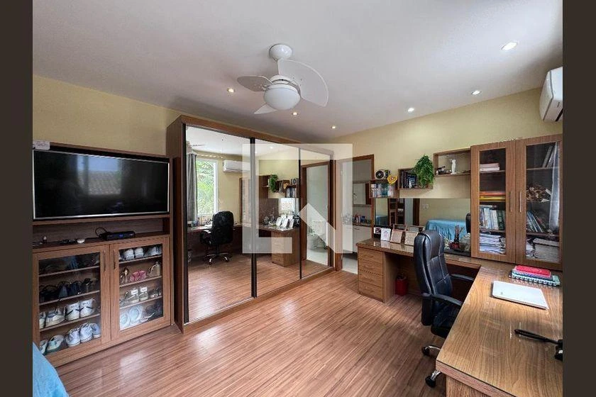 Condo house with 6 en-suite bedrooms and private garden — photo 42