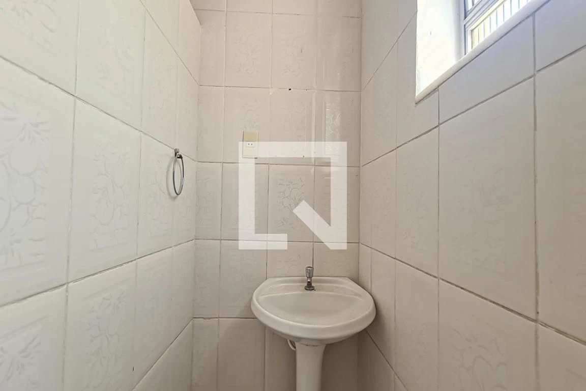 House with 3 bedrooms, 1 bathroom and 1 parking spot — photo 44