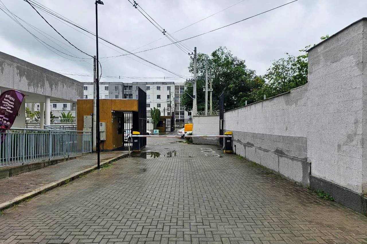 Apartamento de 2 quartos em condomínio com piscina — photo 14