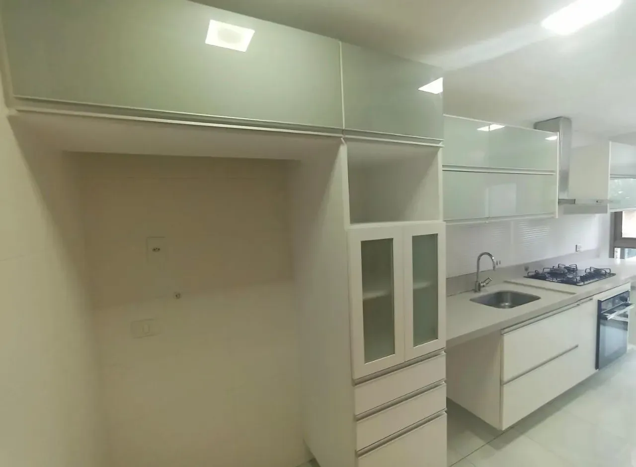 3-bedroom apartment with a grill on the balcony — photo 22