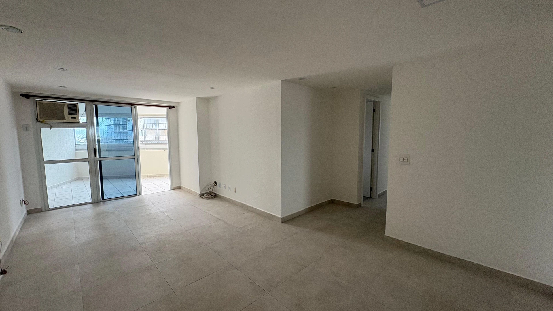 Floor-to-ceiling windows in a 3-bedroom apartment, 105 m² — photo 51