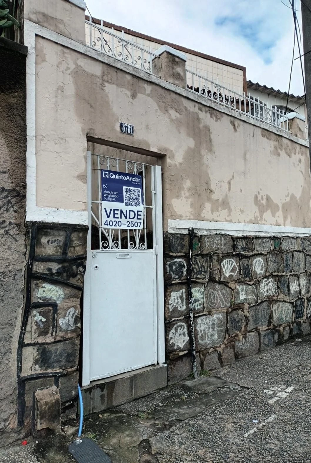 2 quartos e jardim: casa de 248 m²