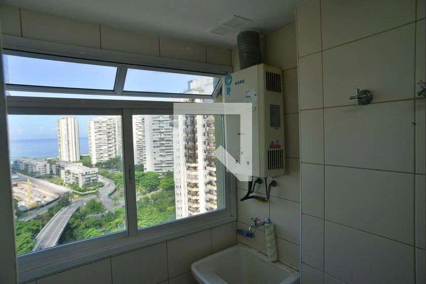 65 m² apartment with 2 bedrooms and a balcony — photo 28