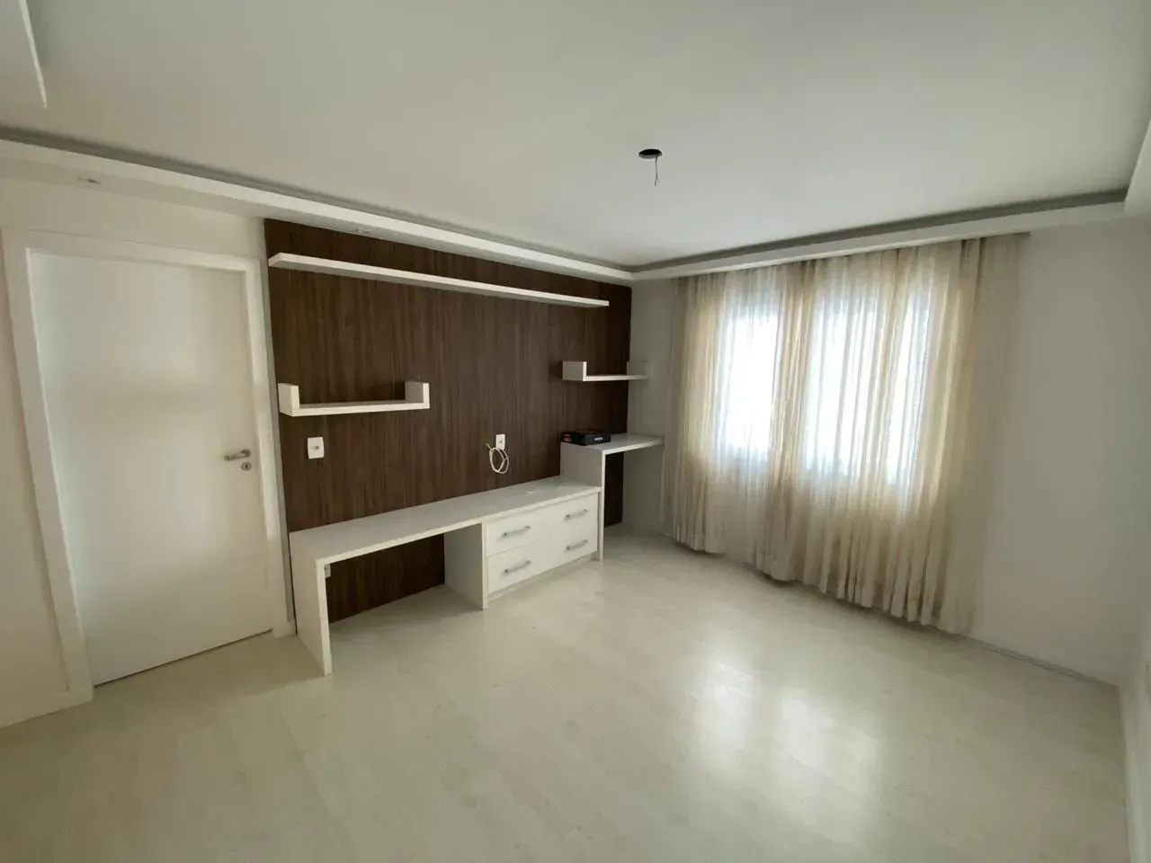 Unfurnished house with 5 bedrooms and 5 bathrooms — photo 19
