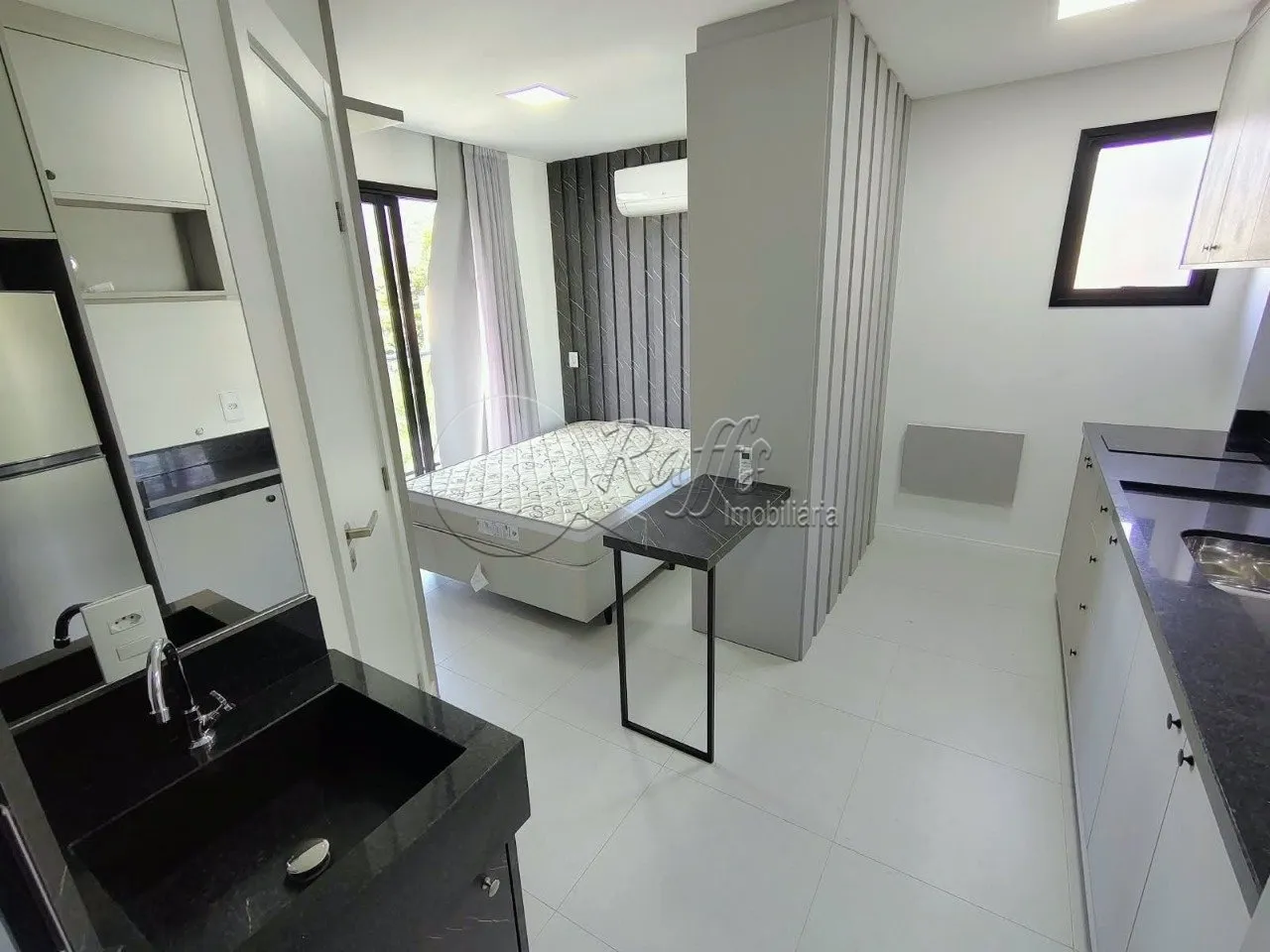 Мебльована квартира з 1 спальнею, балкон 25 м² — photo 2