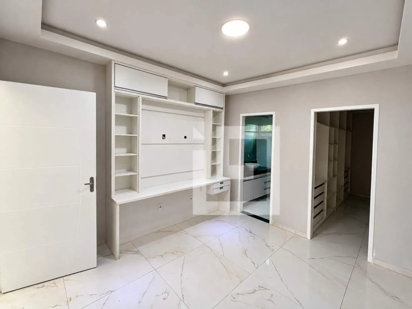 Casa, 220 m², com closet — photo 4