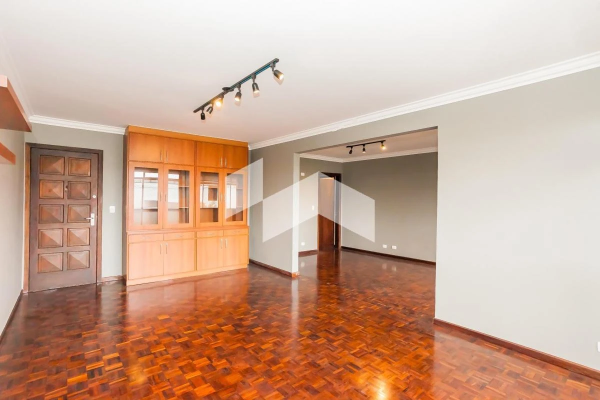 Apartment, 152 m², with wood or laminate floors