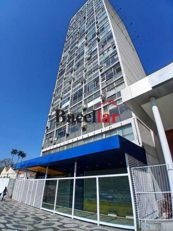 Apartamento de 1 quarto com janelas do piso ao teto, Centro — photo 11