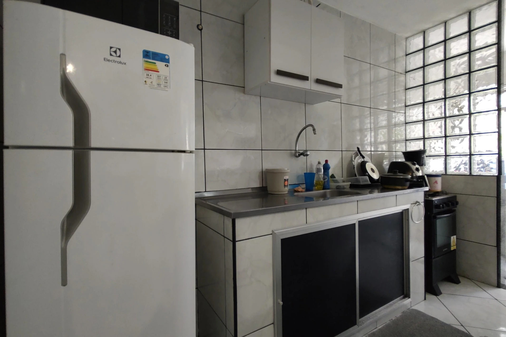 Furnished 1-bedroom apartment with gas open-plan kitchen — photo 2