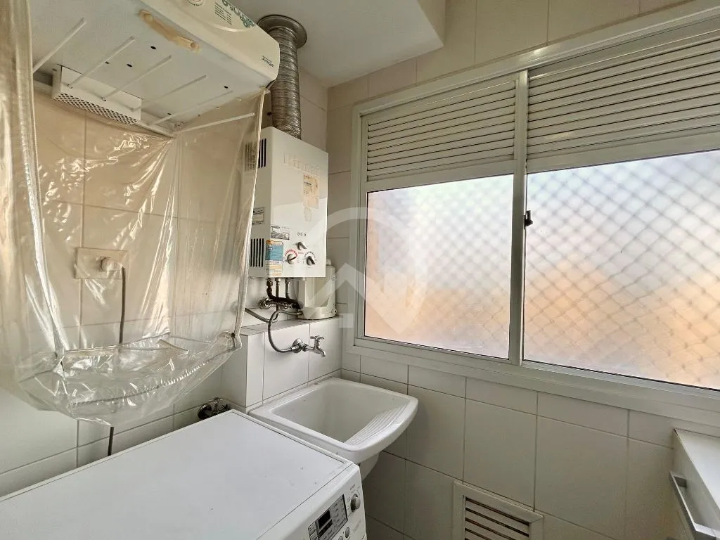 Квартира 67 м² з балконом із грилем та заскленим балконом — photo 17