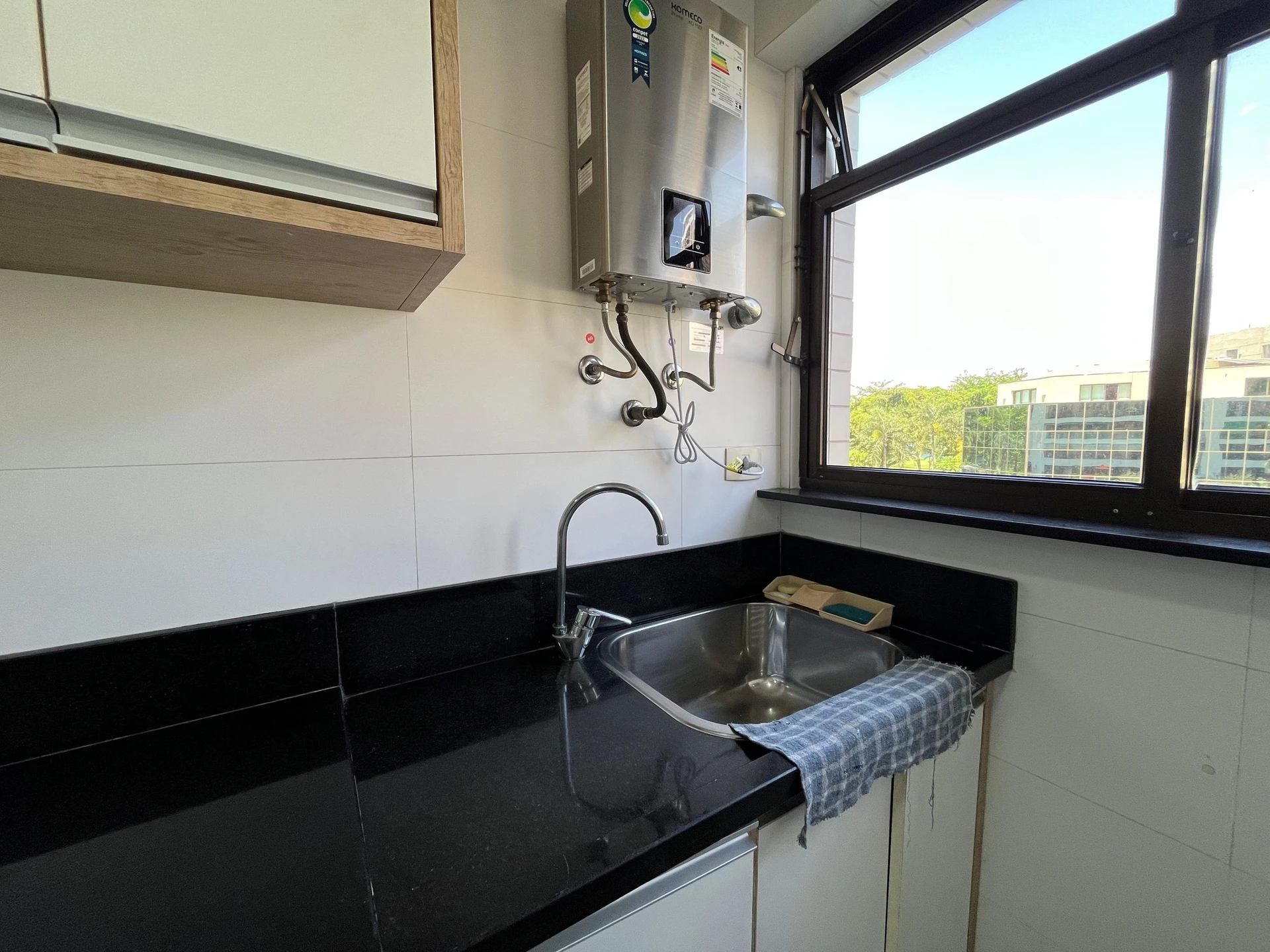 2-bedroom apartment with a glass-enclosed balcony — photo 13