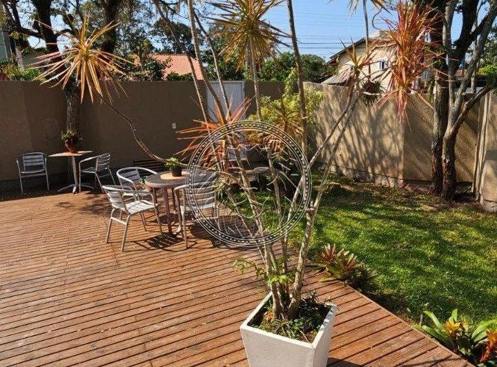 Ground-floor furnished house with 3 en-suite rooms