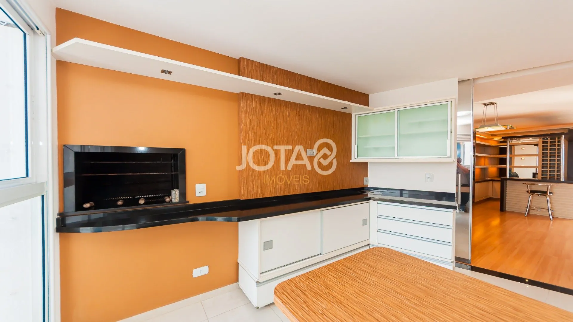 3 en-suite bedroom apartment with balcony and 267 m² — photo 10