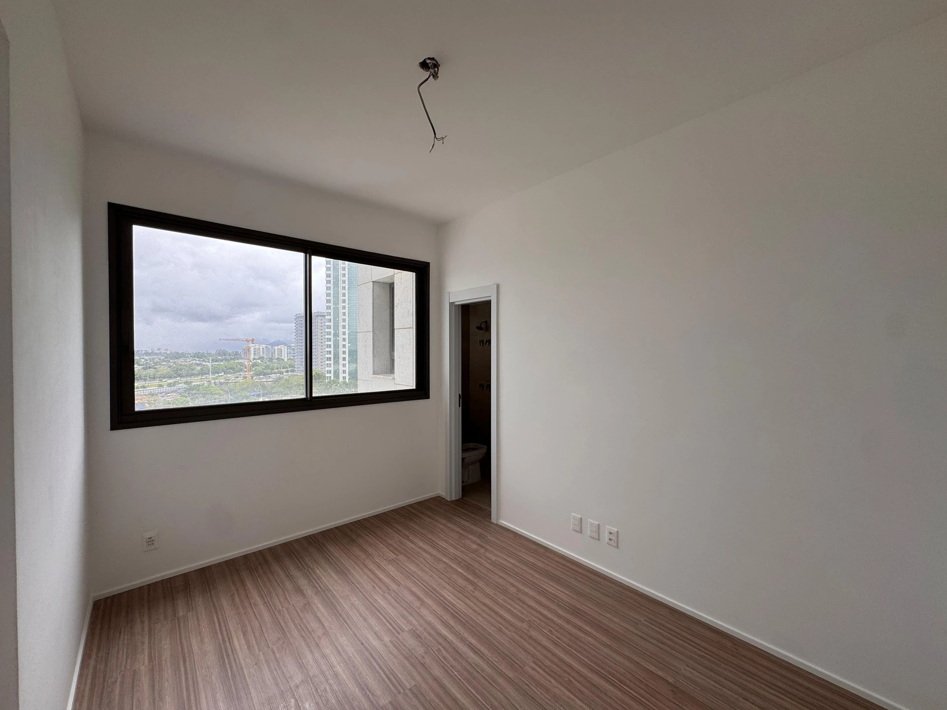 3-bedroom apartment with a home office — photo 38
