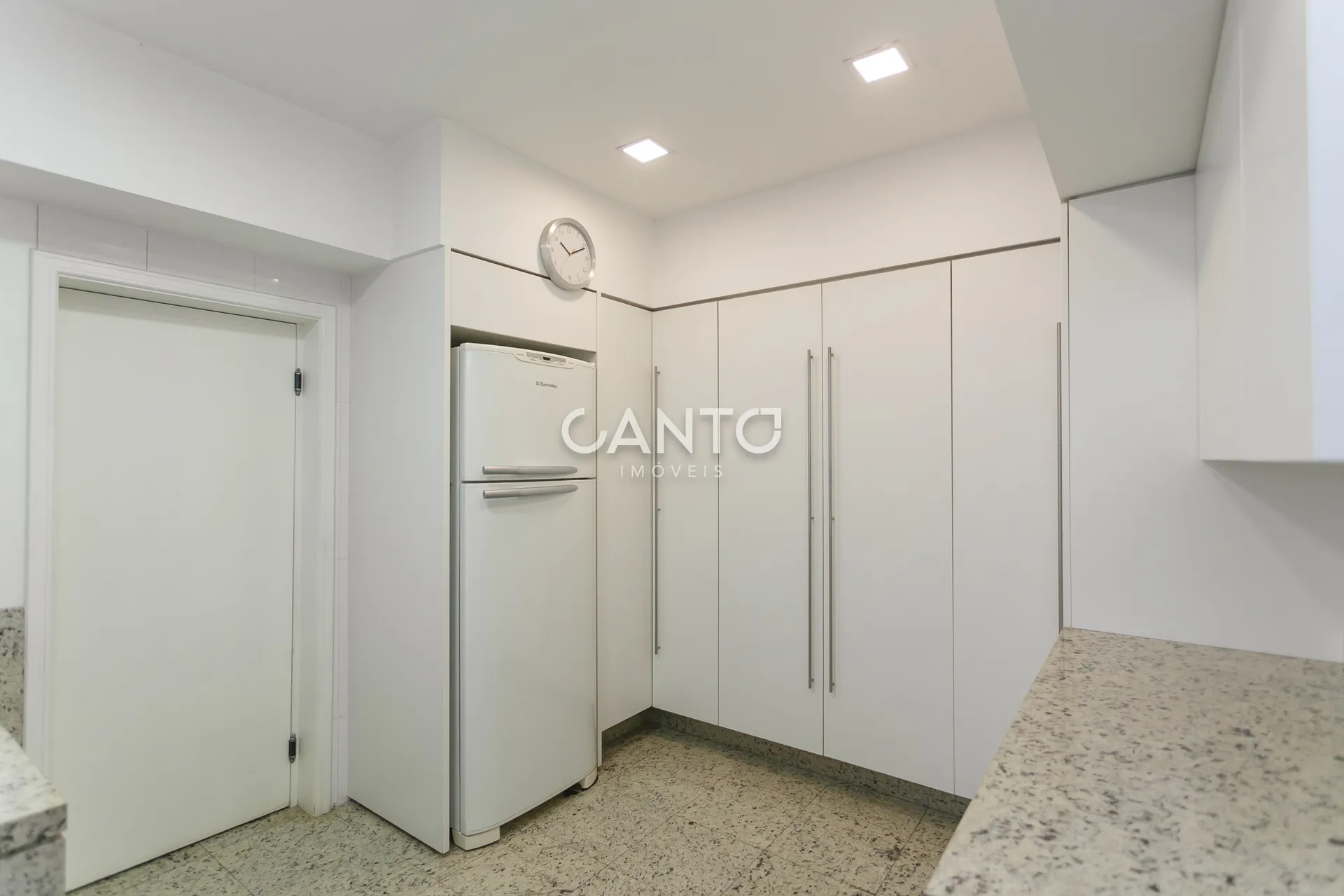 4-bedroom apartment with 3 parking spaces included — photo 19