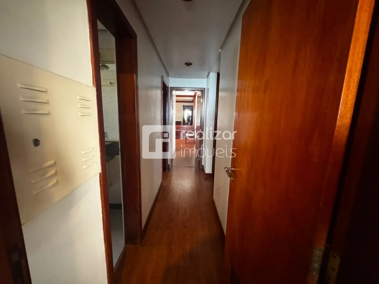 Apartamento de 290 m² com 4 dormitórios e varanda envidraçada — photo 51