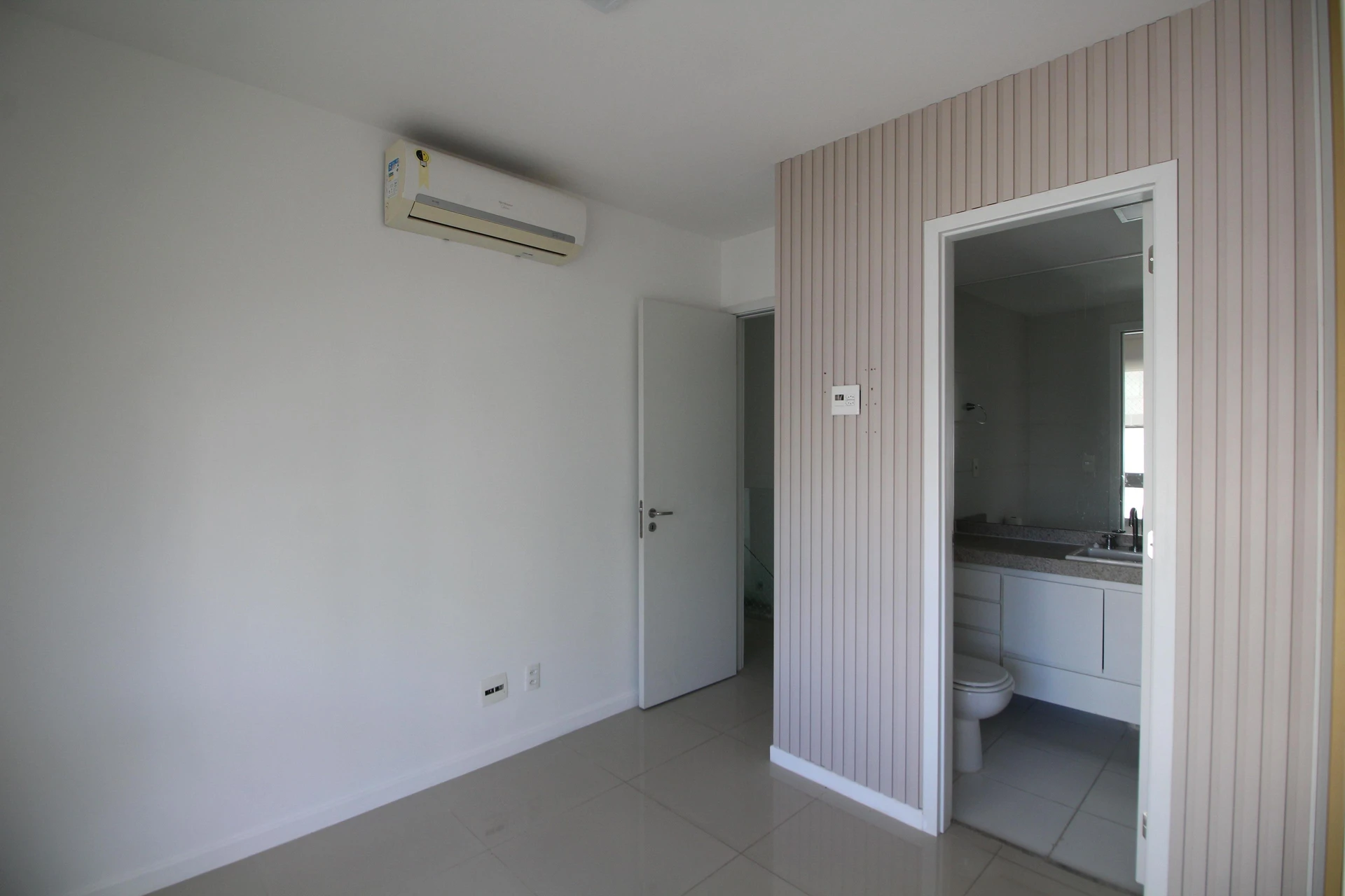 Apartment, 116 m², with a glass-enclosed balcony — photo 37