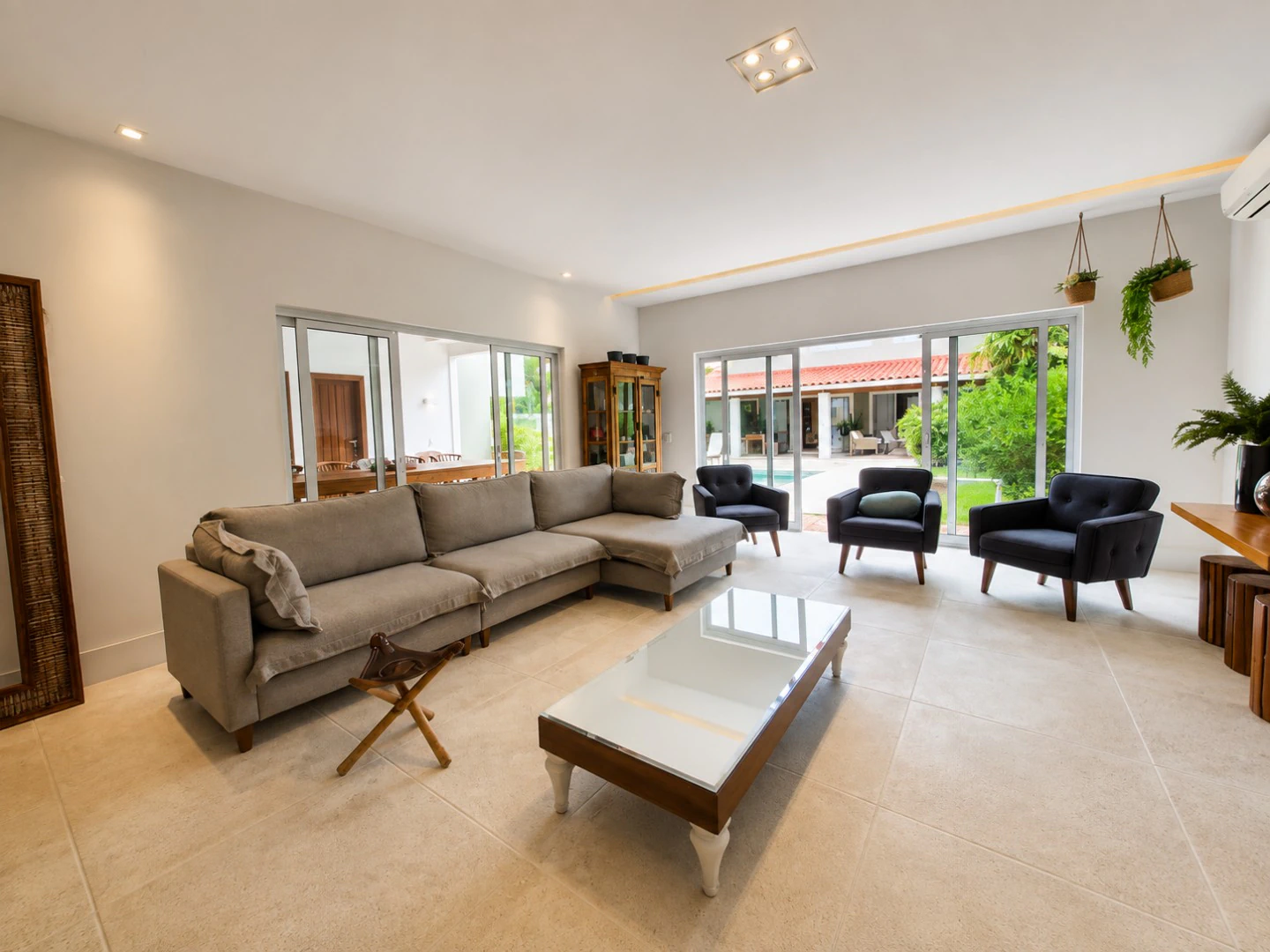 Condominium house with 4 bedrooms and 500 m² — photo 3