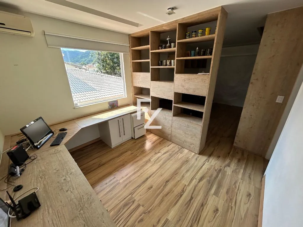 Furnished house with 6 bedrooms and 5 en-suites — photo 15