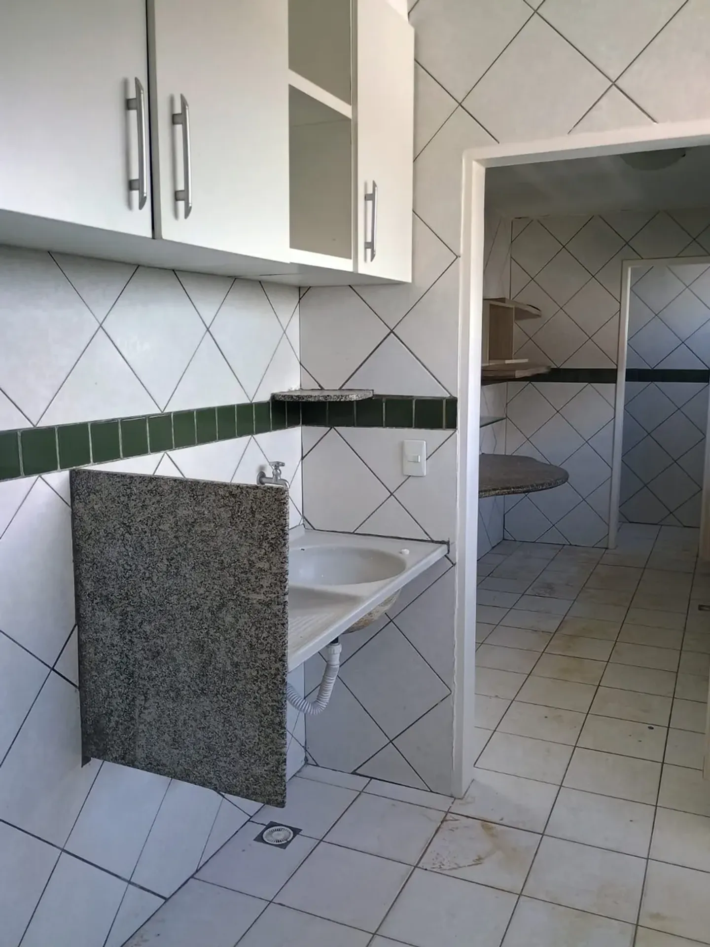 3-bedroom apartment with a walk-in closet in João Pessoa — photo 8