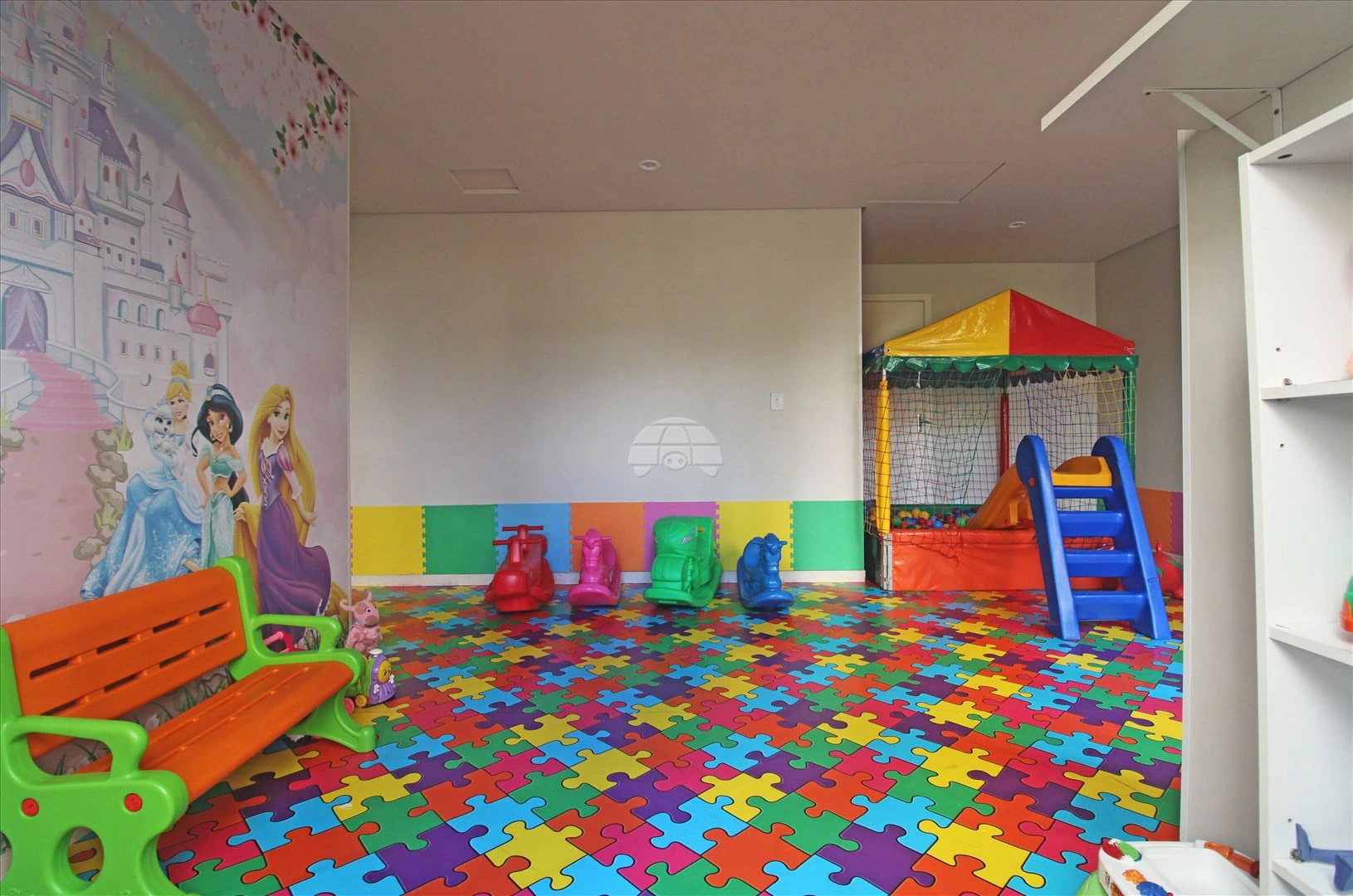 Стиральная машина и 2 спальни: квартира 48 м² — photo 26
