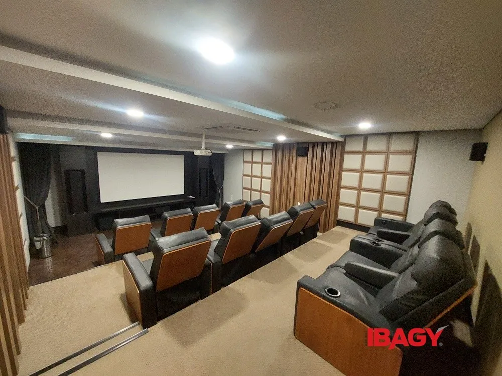 Furnished 2-suite apartment with enclosed balcony — photo 61