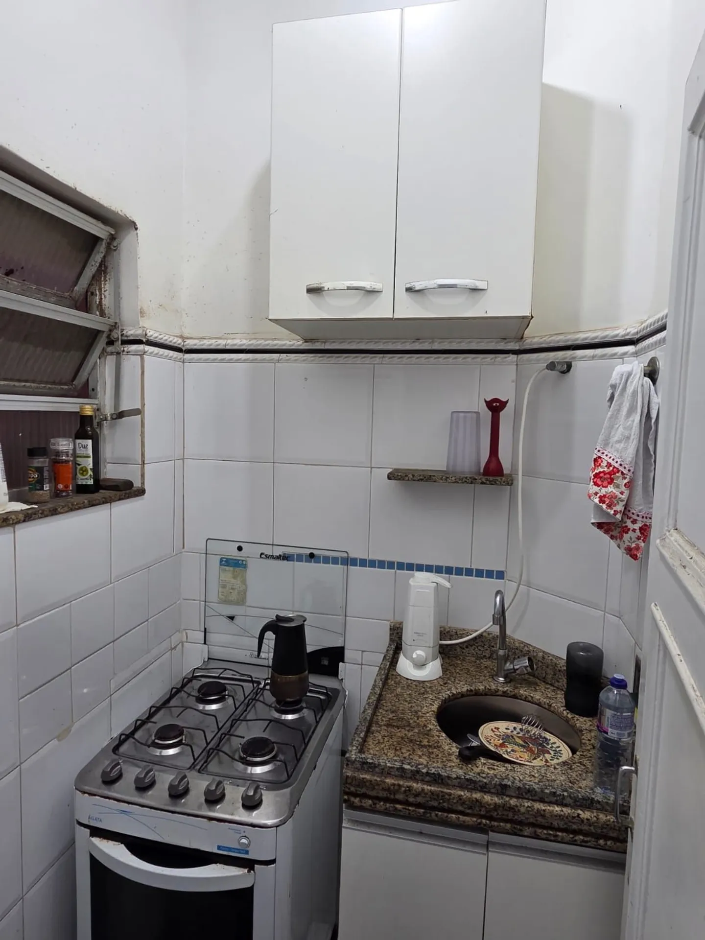 Furnished 1-bedroom apartment with open-plan kitchen — photo 21