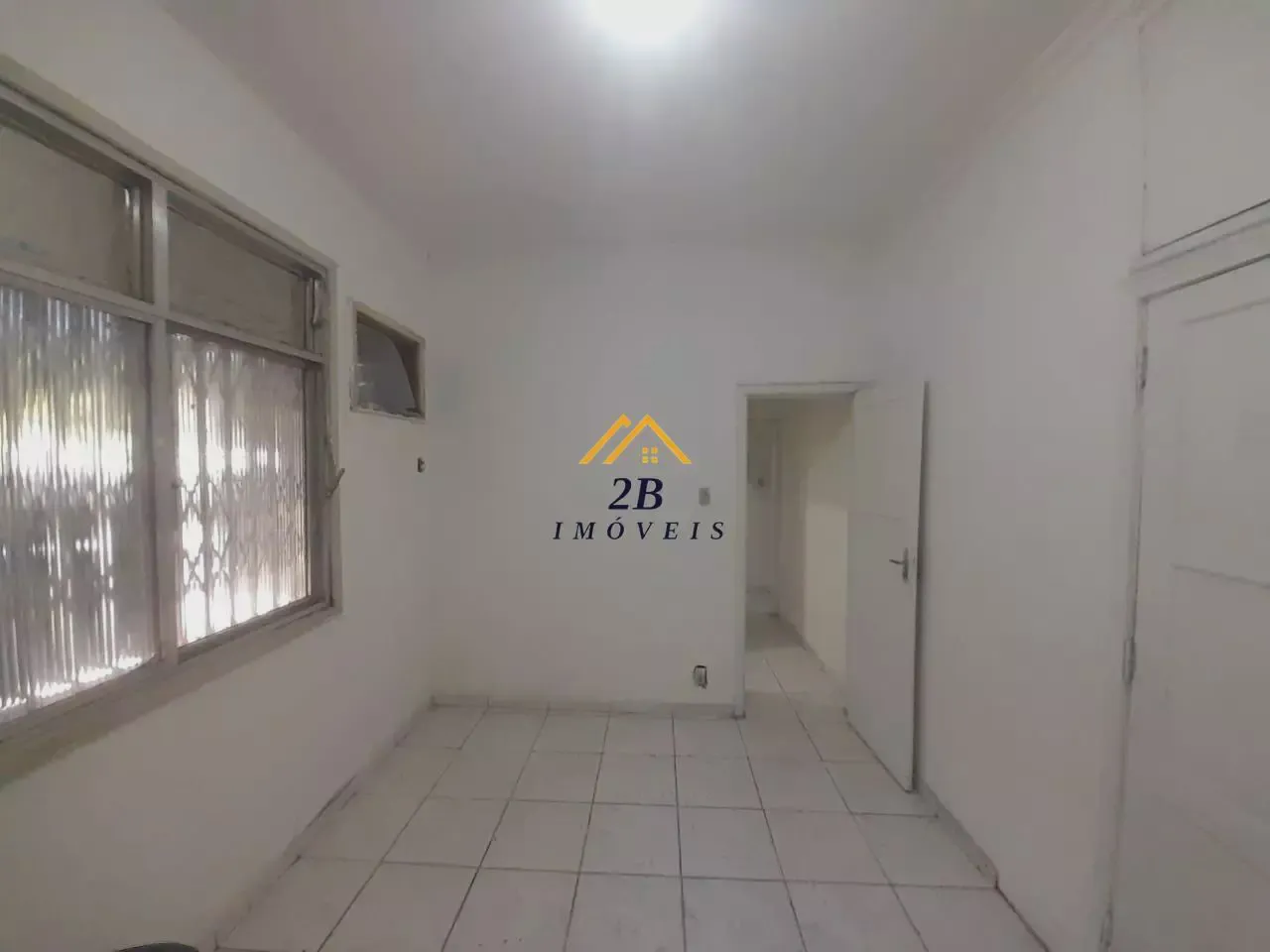 Commercial house with 5 bedrooms and 3 bathrooms — photo 9
