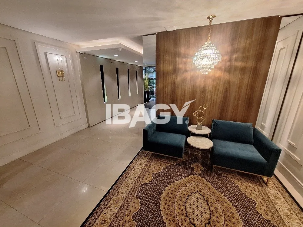 Furnished apartment with 2 en-suite bedrooms and 2 parking — photo 16
