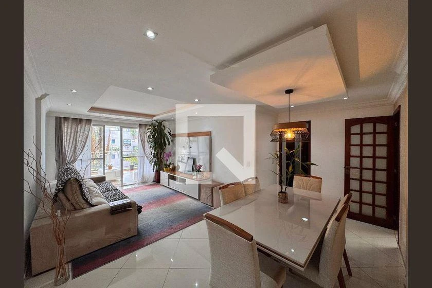 Glass-enclosed balcony in a 2-bedroom apartment, 115 m²