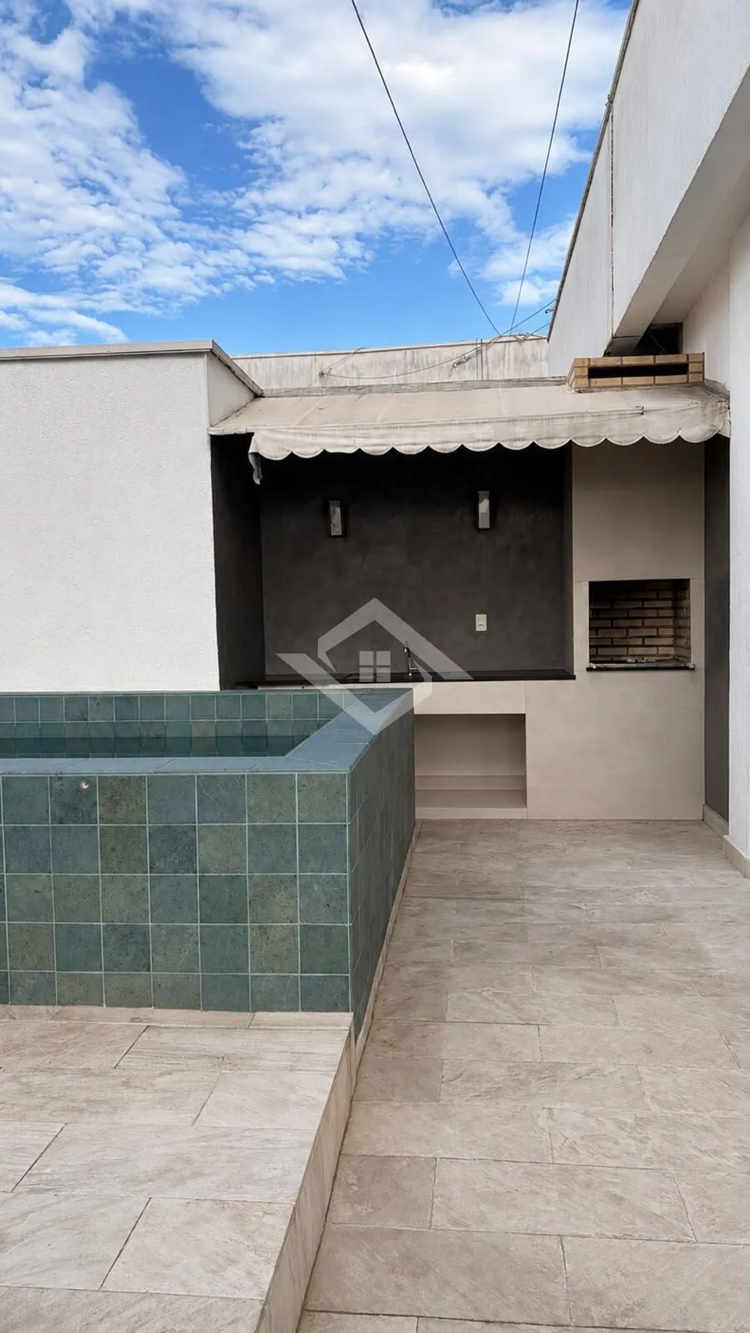 184 m² unfurnished apartment with 3 en-suites and parking — photo 15
