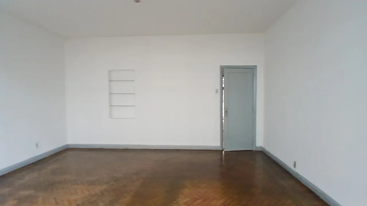 Apartment on the 2nd floor with wood or laminate floors — photo 14