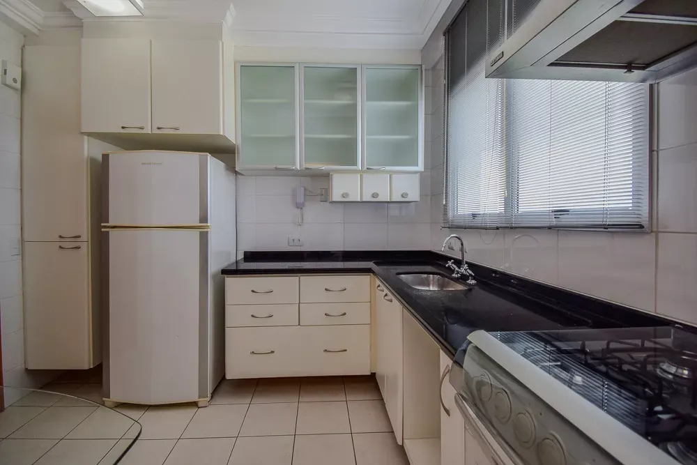 Furnished apartment with 3 bedrooms and 115 m² — photo 4