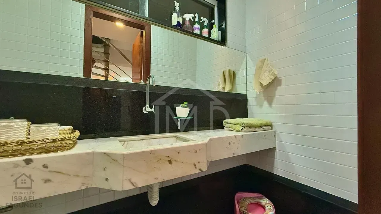 Casa mobiliada com 4 quartos e 5 banheiros, 806 m² — photo 22