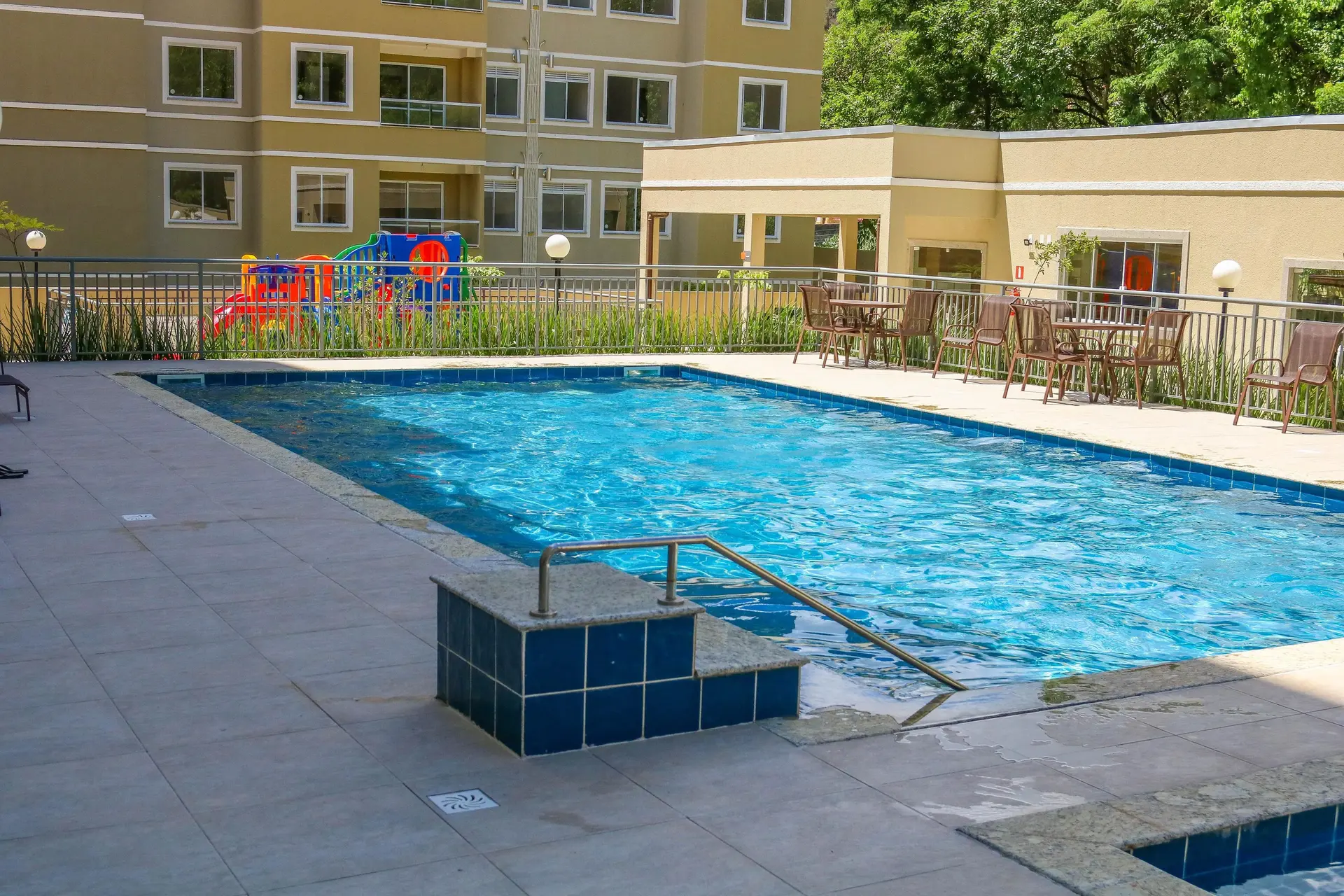 Mountain view in a 2-bedroom apartment, 43 m² — photo 18