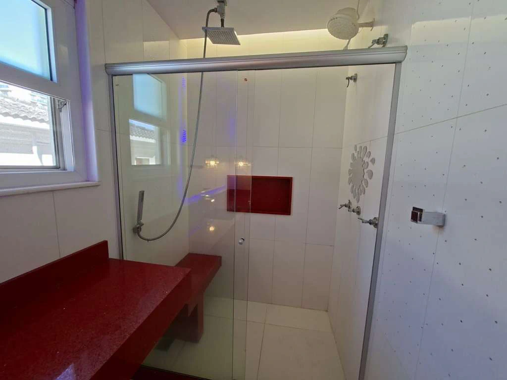 Furnished 1200 m² house with 5 suites and 7 bathrooms — photo 28