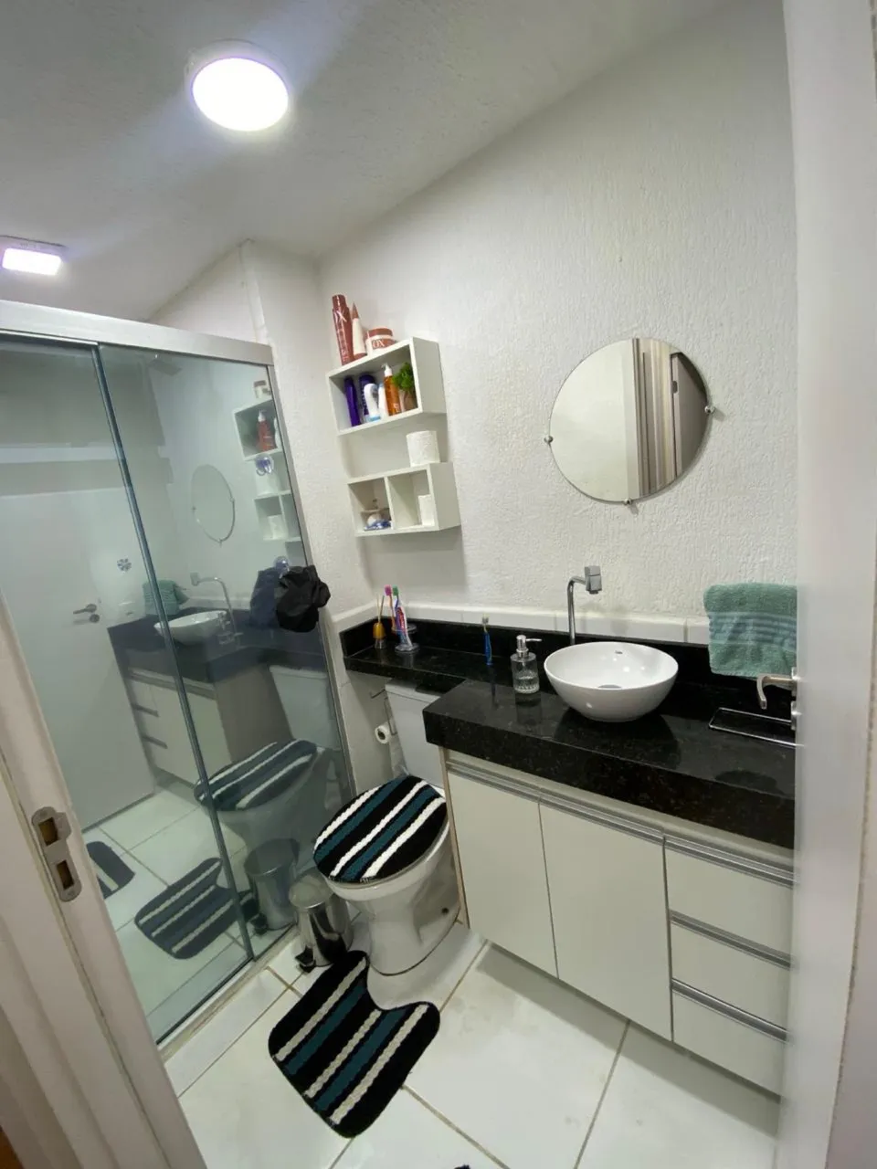 Furnished 2-bedroom apartment with open-plan kitchen — photo 10